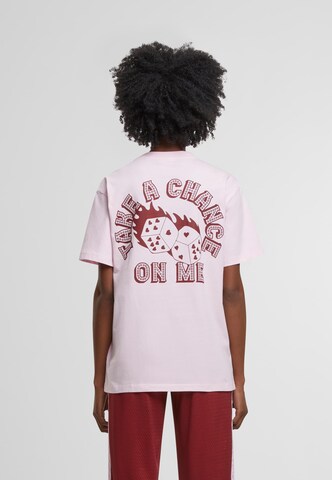 Karl Kani Shirt in Roze: voorkant