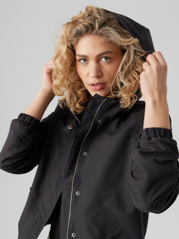 VERO MODA - Chaqueta de entretiempo en negro