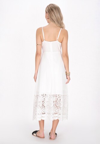 IZIA - Vestido em branco