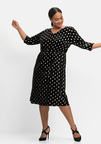 Rochie de la SHEEGO pe negru