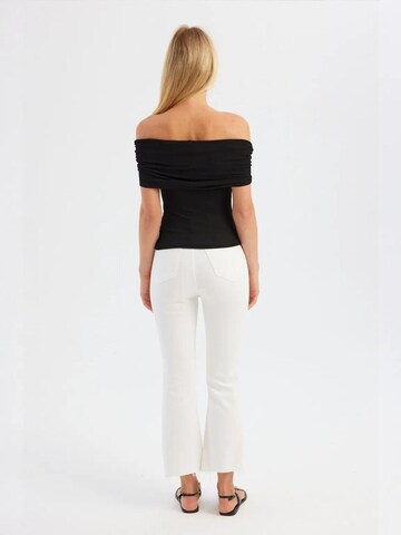 Hiccup Top in Schwarz