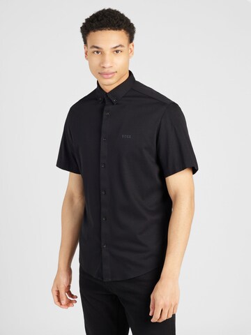 Coupe regular Chemise 'Motion' BOSS en noir : devant