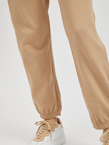 VILA - Tapered Pantalón 'Rustie' en beige