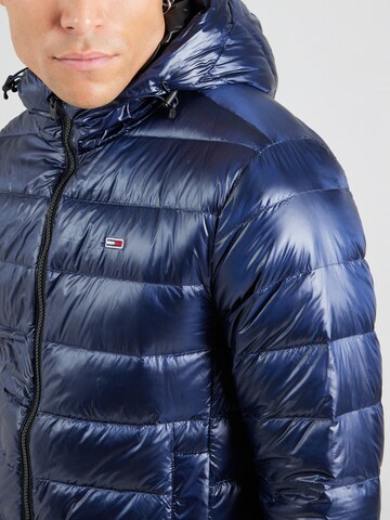 mėlyna Tommy Jeans Demisezoninė striukė