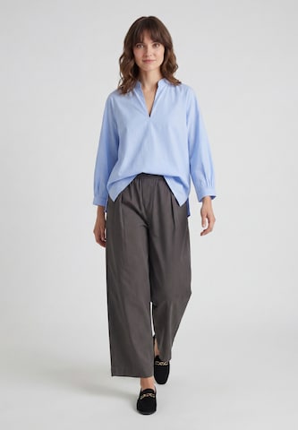 Usha - Pierna ancha Pantalón plisado en gris