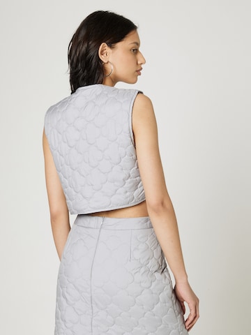 florence by mills exclusive for ABOUT YOU Vest 'Crisp Air' in Grey