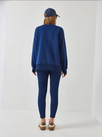 Bianco Lucci Sweat suit in Blue