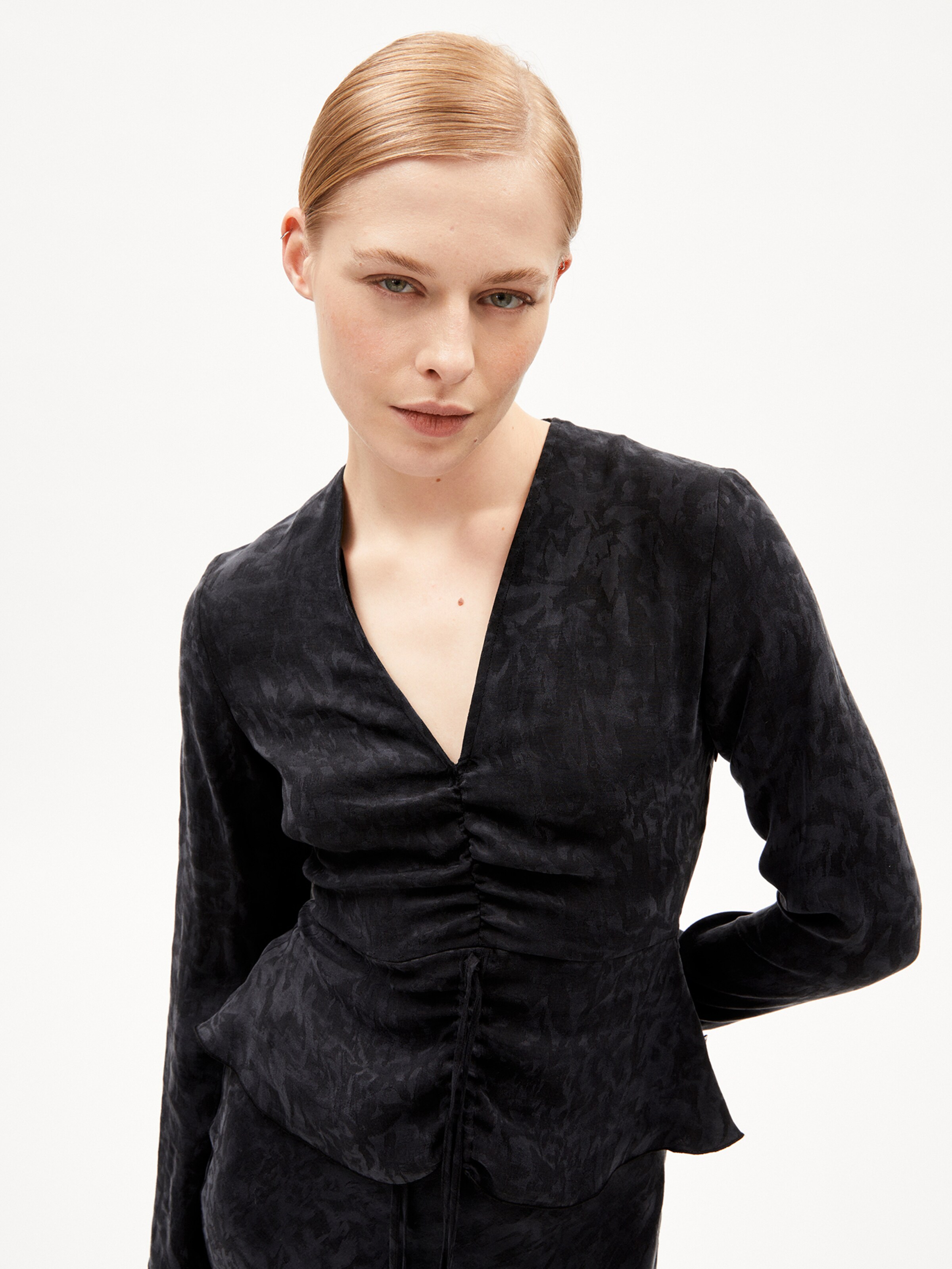 ARMEDANGELS Blouse ' ANAYAA JACQ ' in Black: front