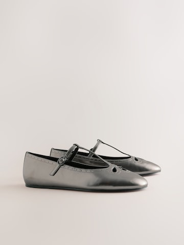Ballerina con cinturino di Next in grigio