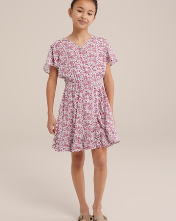 Rochie de la WE Fashion pe roz: față
