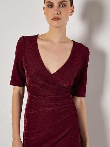 Apricot Dress ' ' in Red