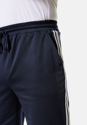 Hero Slimfit Shorts in Blau