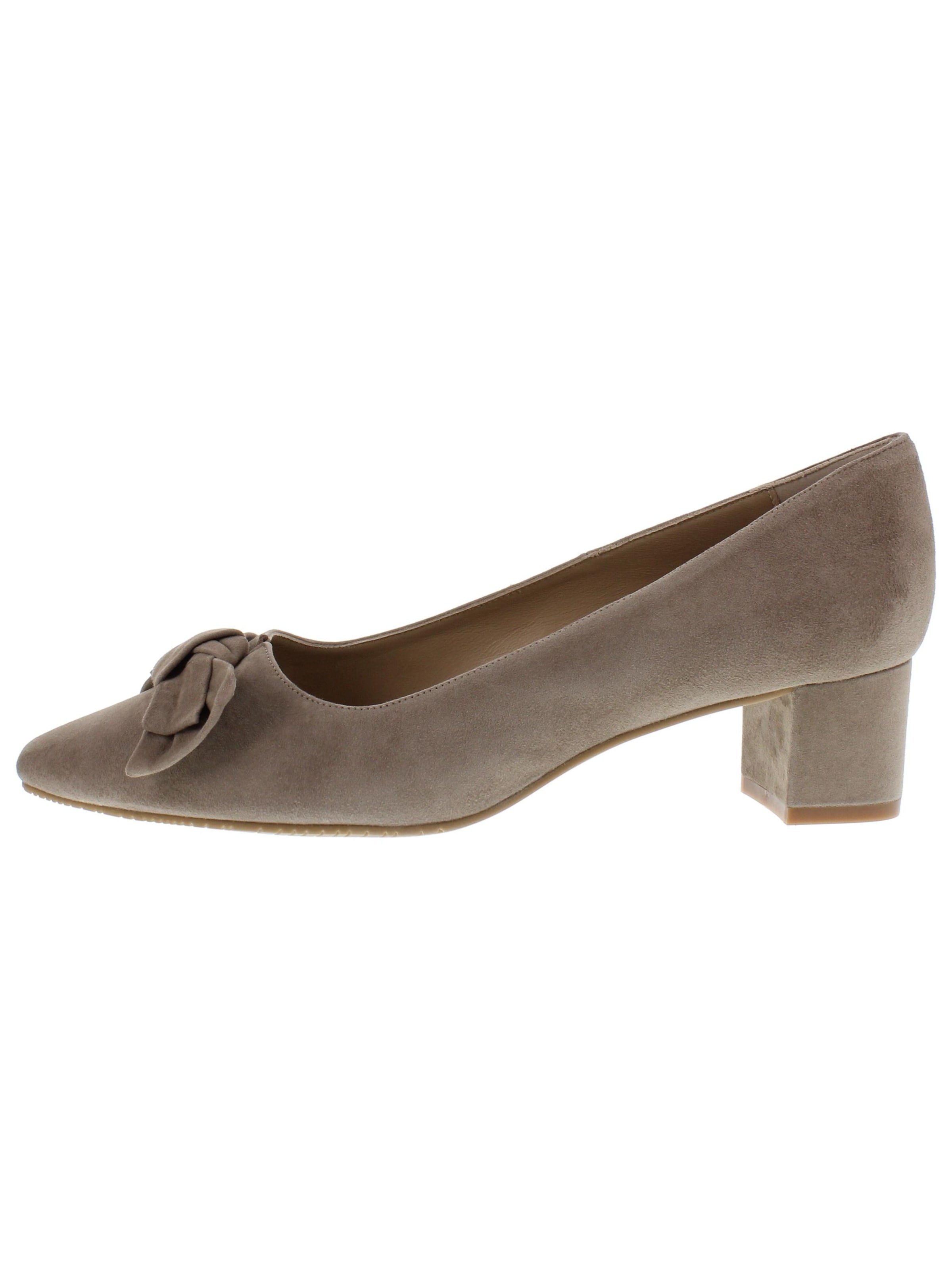 XAVER LUIS Schuhmanufaktur Pumps 'ISABELL - spitze Pumps mit Schleife' in Beige: front