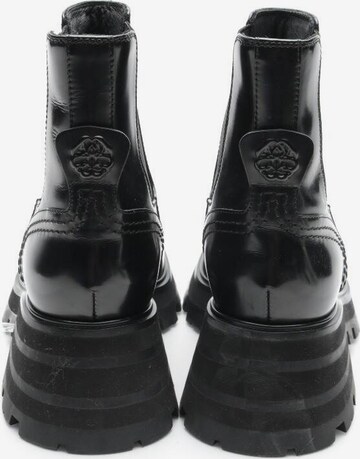 Alexander McQueen Stiefeletten 39,5 in Schwarz