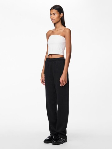 Loosefit Pantaloni 'PCChilli' di PIECES in nero