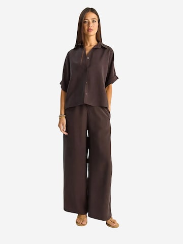 Bianco Lucci Pantsuit in Brown: front