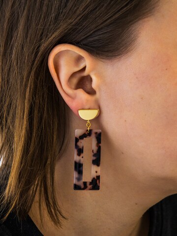 Fräulein Wunder Earrings 'Acetat Akane' in Beige: front