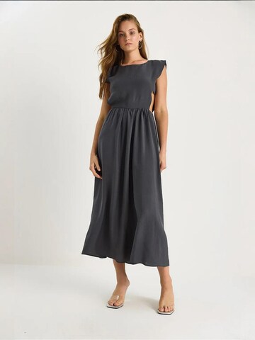 Bianco Lucci Jurk in Grijs: voorkant