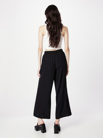 QS Loose fit Trousers in Black