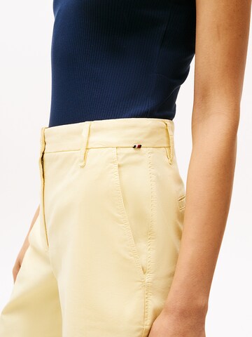 TOMMY HILFIGER Regular Shorts in Gelb