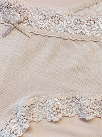 Nina von C. Boyshorts 'Multiple Packs' in Beige