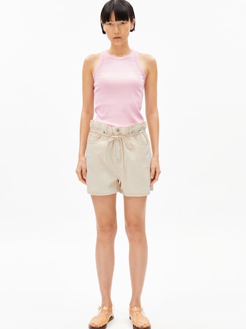 ARMEDANGELS Loosefit Broek 'Daafne' in Beige: voorkant