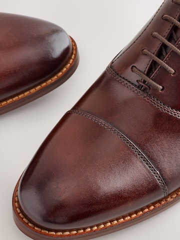 Chaussure à lacets Next en marron
