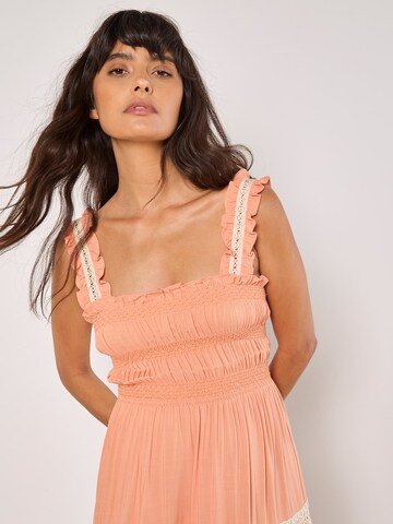 Robe ' ' Apricot en orange