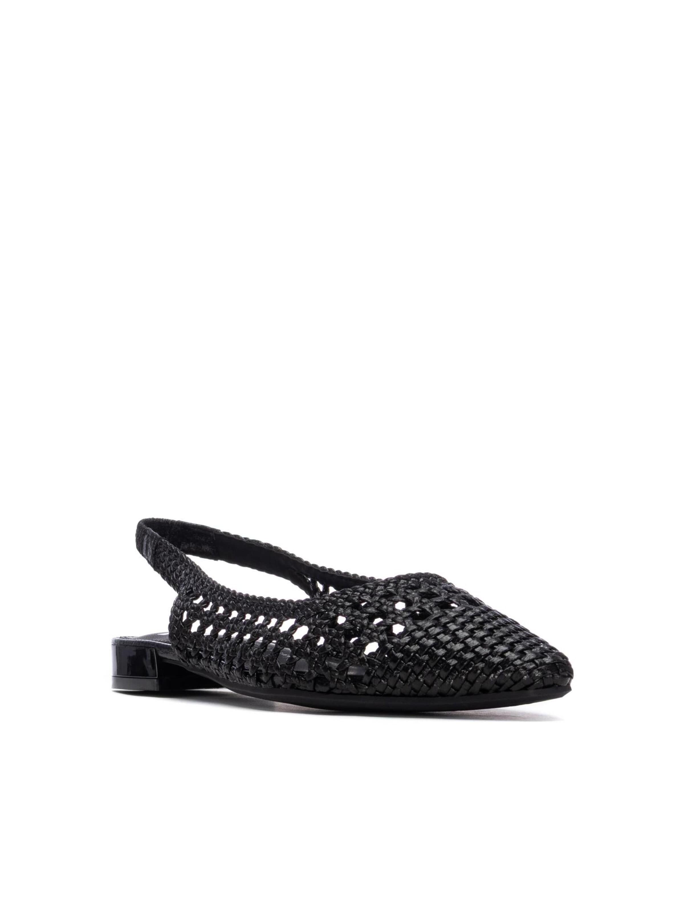 Xti Sandals in Black