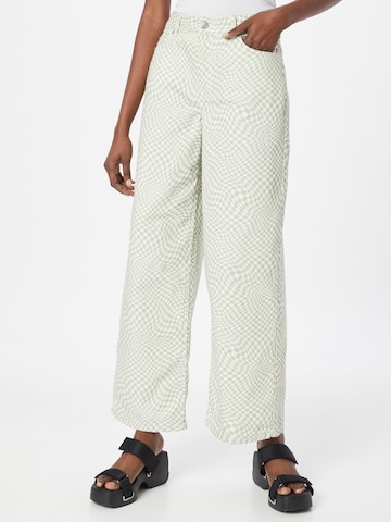 NA-KD Wide leg Jeans 'Lisa & Lena' in Groen: voorkant