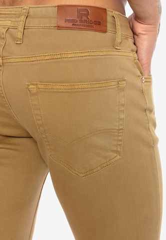 Redbridge Slimfit Jeans 'Saitama ' in Braun