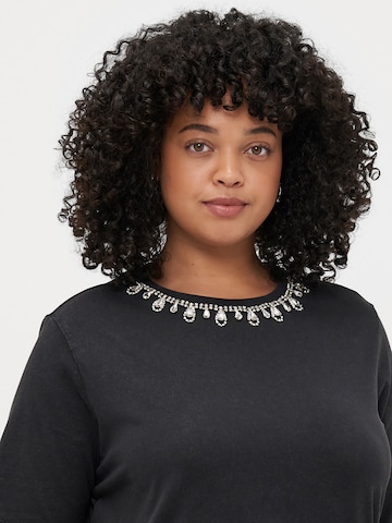 Tricou 'CAROZIAS' de la ONLY Carmakoma pe negru