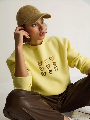 Felpa di Bianco Lucci in giallo