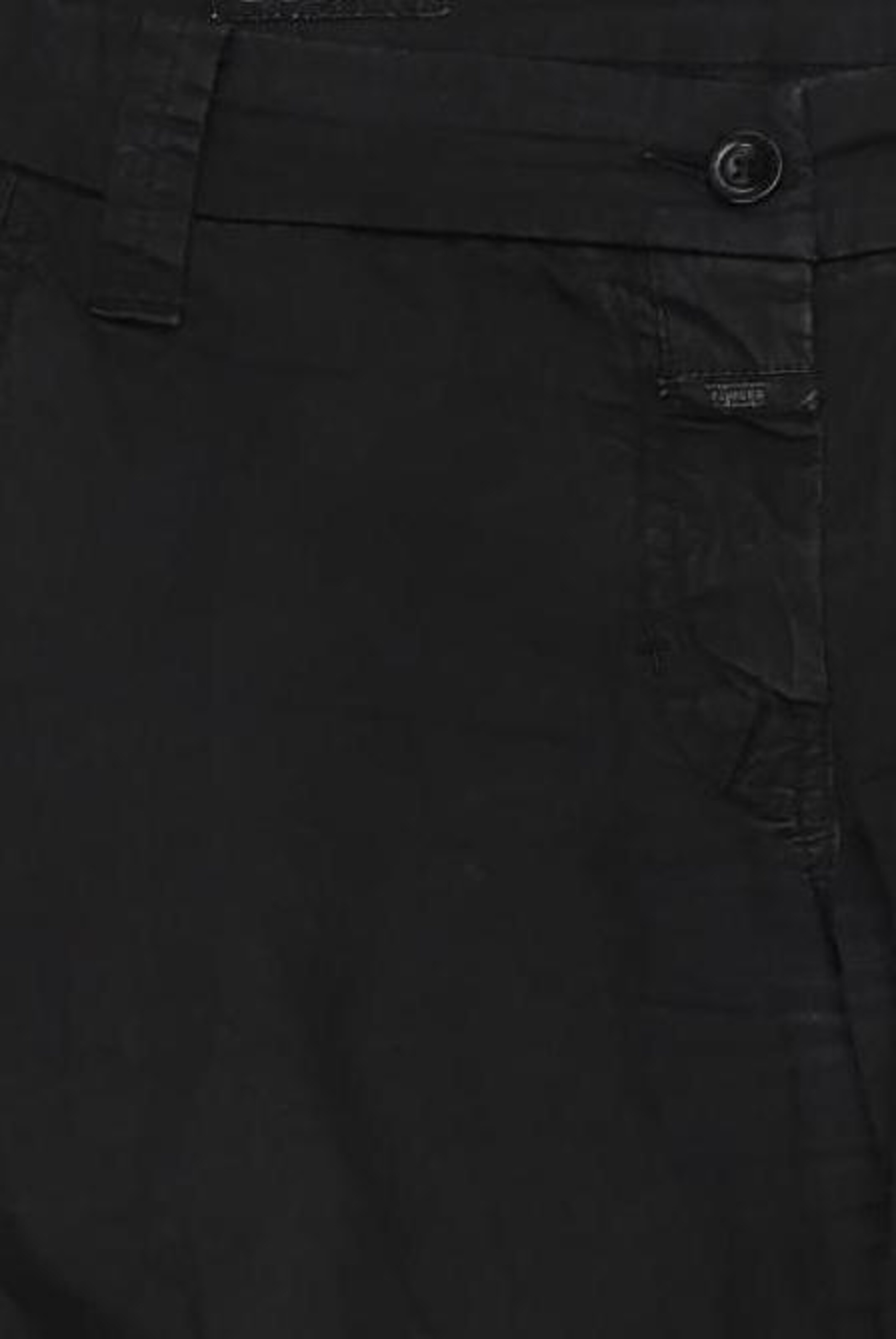 Closed Shorts in 29-30 in Black