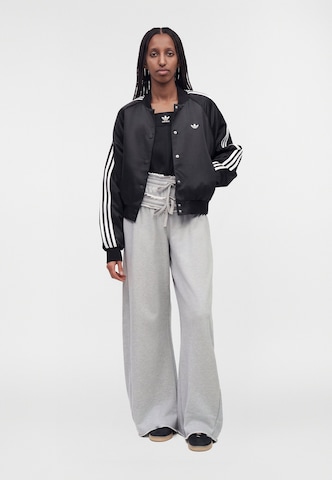 ADIDAS ORIGINALS Wide Leg Bukser i grå