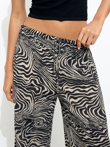 Wide leg Pantaloni de la Pull&Bear pe mai multe culori