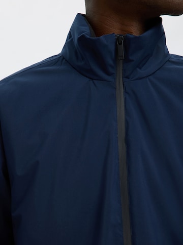 SELECTED Performance Jacket 'SLHAIDOR URBAN TECH' in Blue