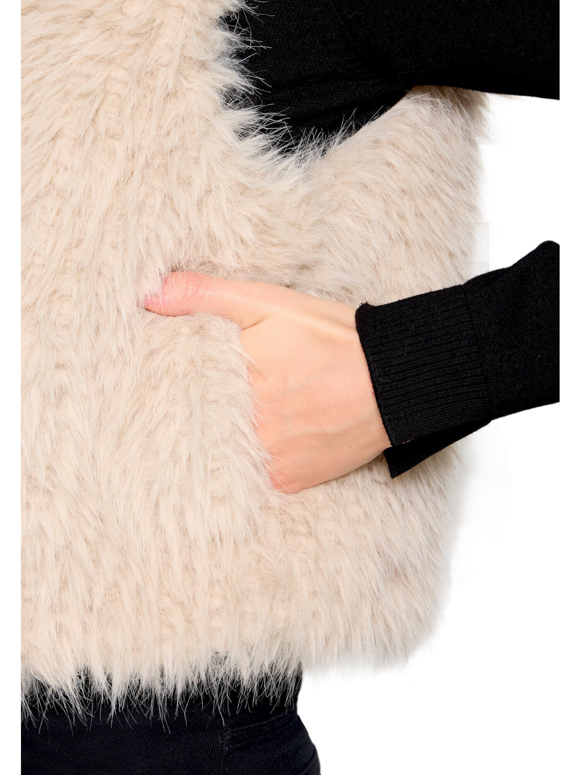 Gilet di Amber & June in beige