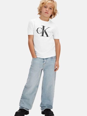Calvin Klein Kids - Camiseta 'CK MONO LOGO SS T-SHIRT' en blanco