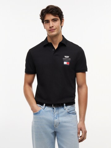 TOMMY HILFIGER T-shirt i svart: framsida