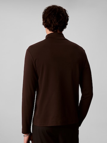 Calvin Klein Regular Shirt in Bruin
