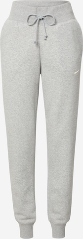 Effilé Pantalon Nike Sportswear en gris : devant