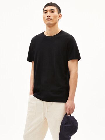 T-Shirt ARMEDANGELS en noir : devant