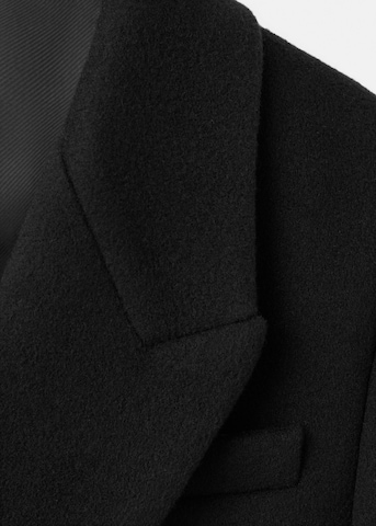 Manteau mi-saison 'MAS' MANGO en noir