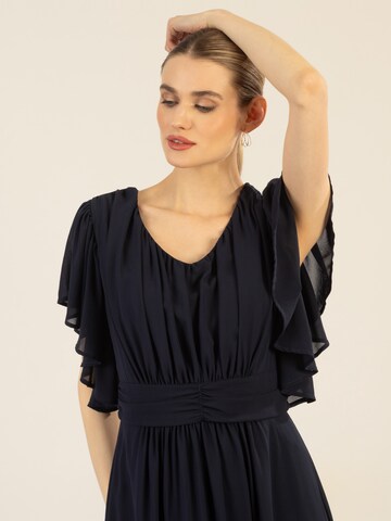 APART Kleid in Blau