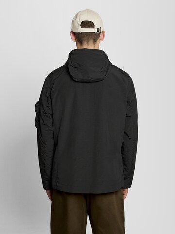 Lyle & Scott Tussenjas in Zwart