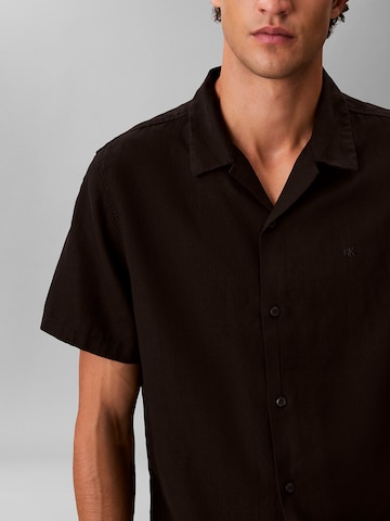 Regular Chemise ' ' Calvin Klein en noir