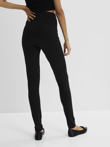 bonprix Skinny Legíny - Čierna