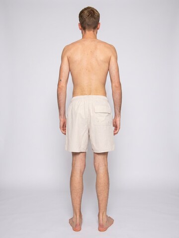 Lyle & Scott Board Shorts in Beige