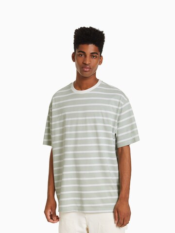 T-Shirt Bershka en vert : devant